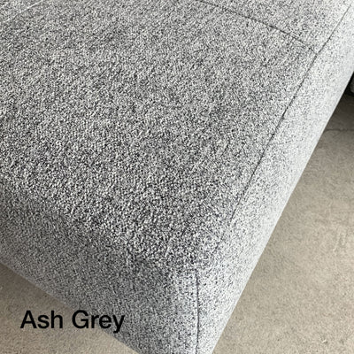 Movie Night Sofa Bed (Queen) - Original / Matte Black Legs